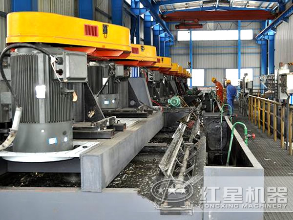 福建鉬礦浮選工作現(xiàn)場(chǎng) 福建鉬礦浮選工作現(xiàn)場(chǎng)