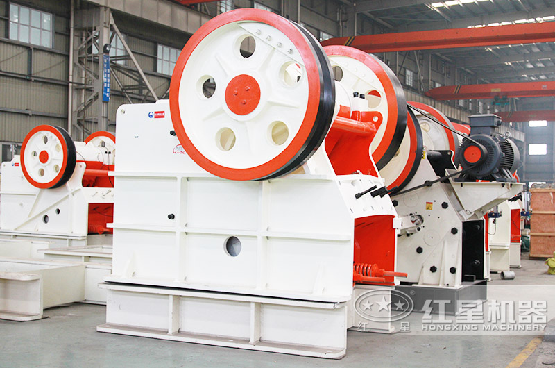 鄂式破碎機，粗碎處理，破碎比大，耐磨抗沖擊