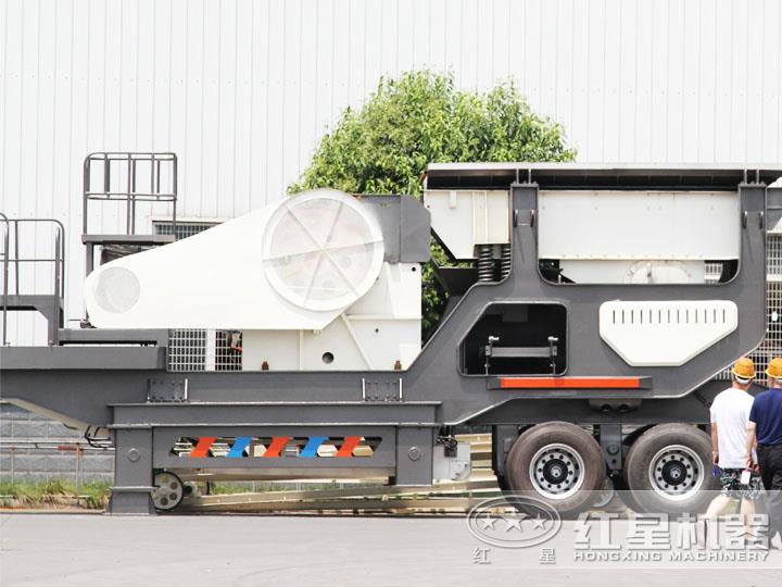 客戶到場參觀輪胎移動(dòng)破，七大模塊，多種組合，滿足用戶需求