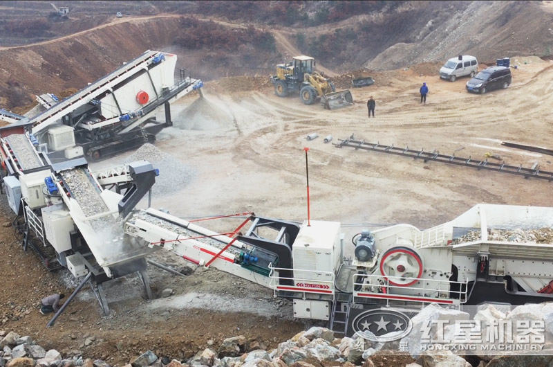 履帶移動大石頭破碎生產線