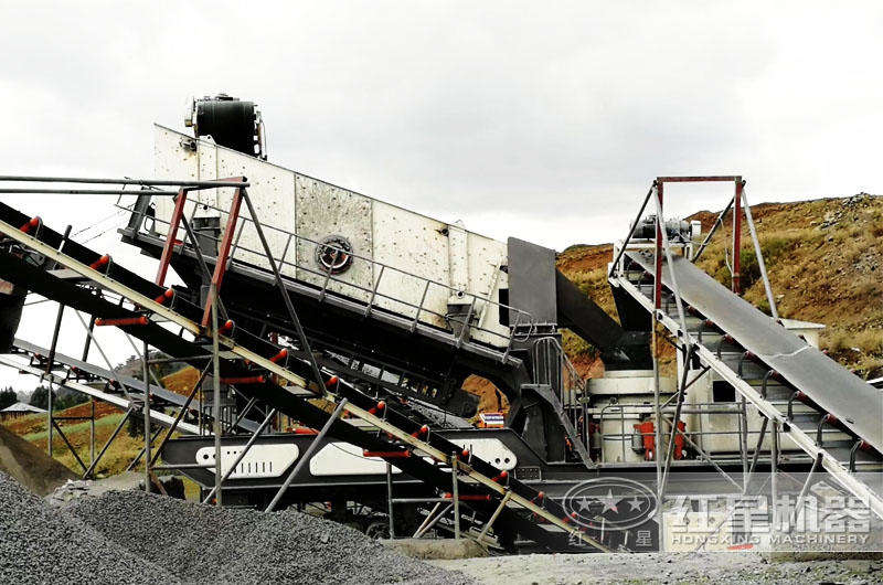 時產300噸移動柴油機小型制砂機生產現(xiàn)場