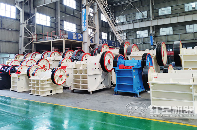 鄂式破碎機實拍，粗碎力度強