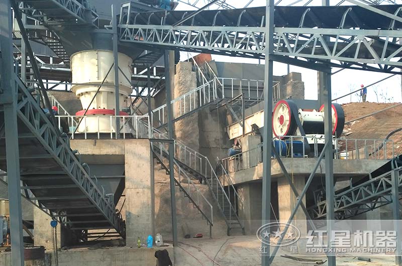 石頭破碎機(jī)生產(chǎn)線(xiàn)實(shí)拍圖