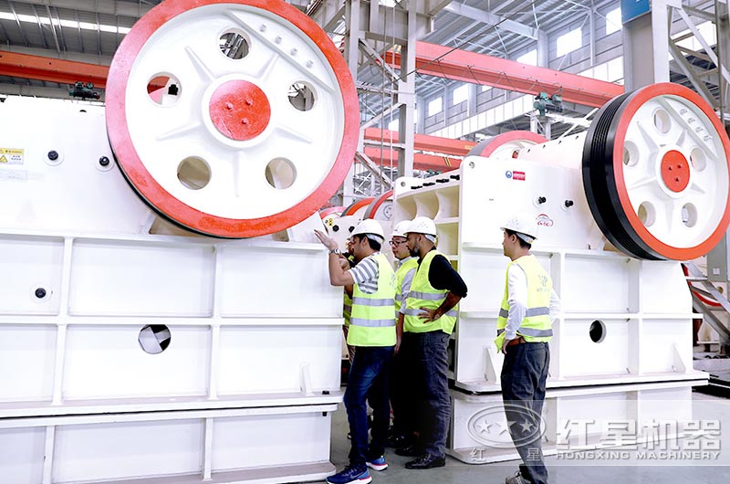 客戶到設(shè)備生產(chǎn)車(chē)間考察 客戶到設(shè)備生產(chǎn)車(chē)間考察