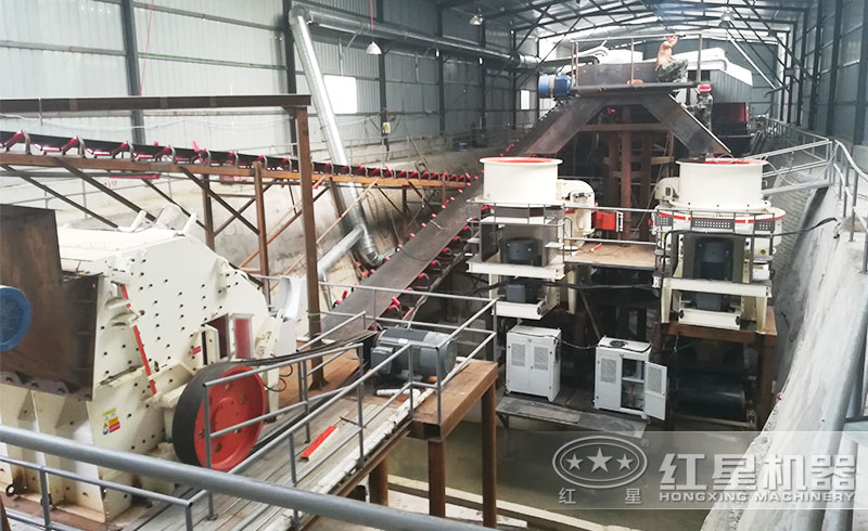 砂石生產(chǎn)現(xiàn)場 砂石生產(chǎn)現(xiàn)場