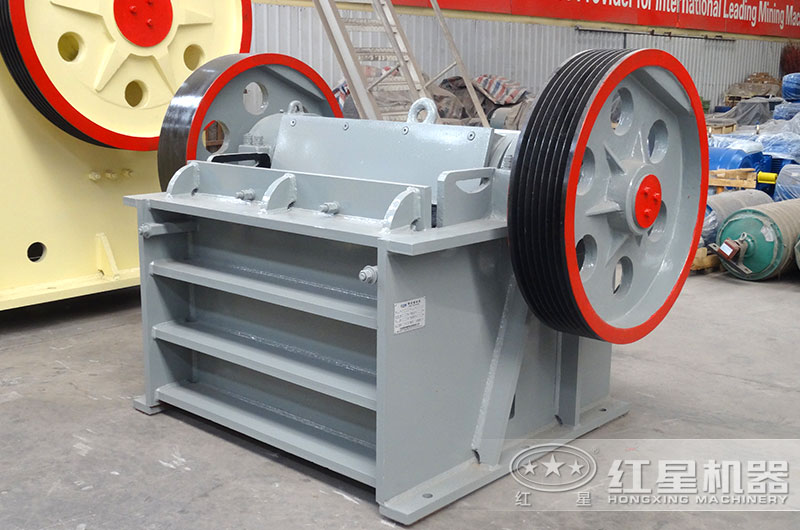 鄂式破碎機 鄂式破碎機