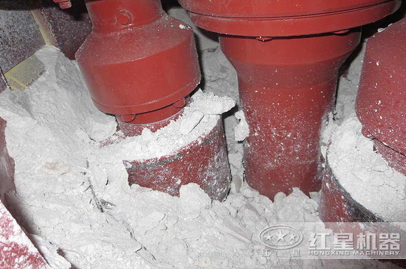 超細(xì)磨粉機(jī)內(nèi)部 超細(xì)磨粉機(jī)內(nèi)部