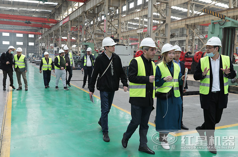 紅星產品經理接待來廠考察客戶 紅星產品經理接待來廠考察客戶