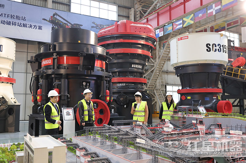 國(guó)外客戶來(lái)廠考察定機(jī)