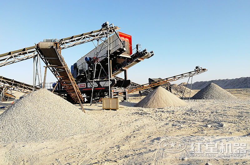 移動篩分機作業現場圖片